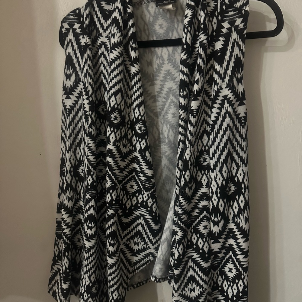 Black and White Geometric Patterned JK LA California Vest